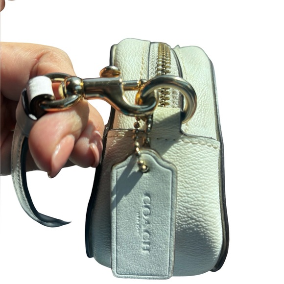 Coach Signature White leather Crossbody Bag - Picture 4 of 8